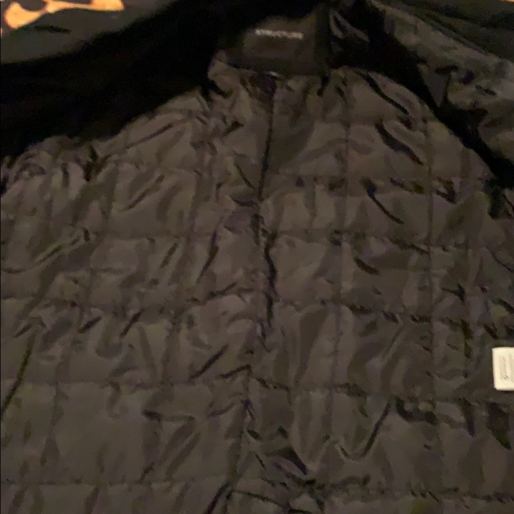Structure over coat - Picture 7 of 8